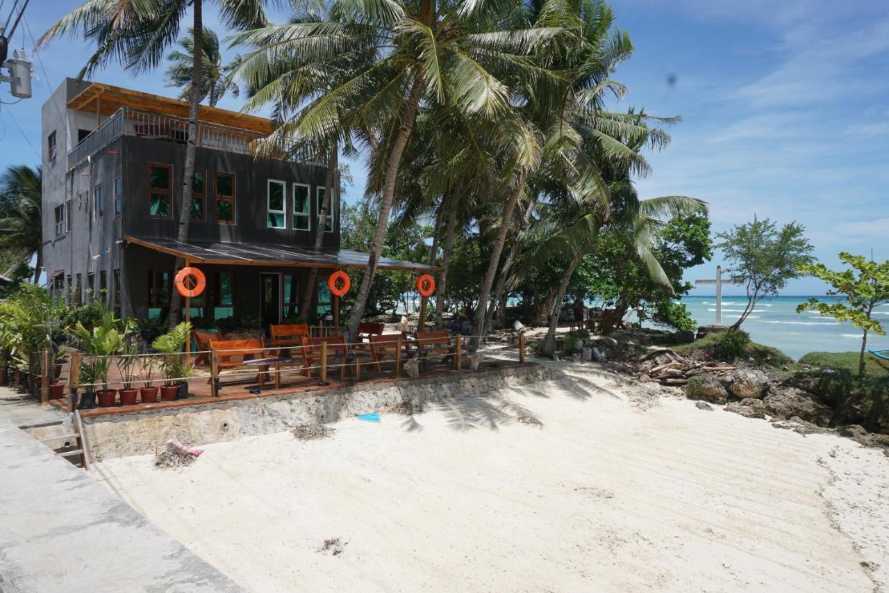 L Cafe Restobar & Lyn'S Guest House San Juan  Exterior photo
