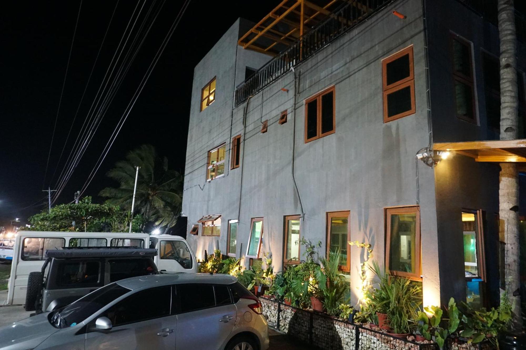 L Cafe Restobar & Lyn'S Guest House San Juan  Exterior photo