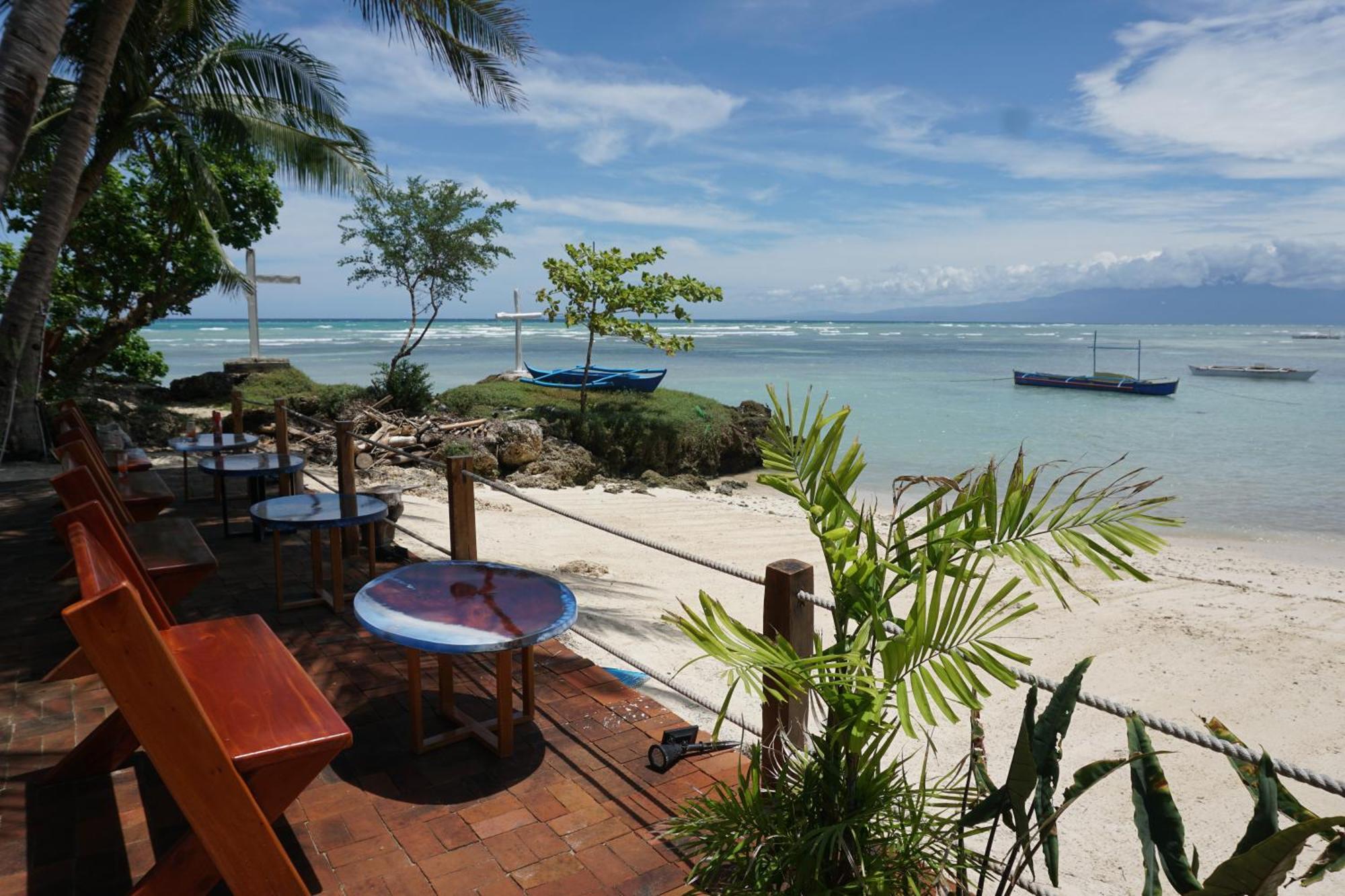 L Cafe Restobar & Lyn'S Guest House San Juan  Exterior photo